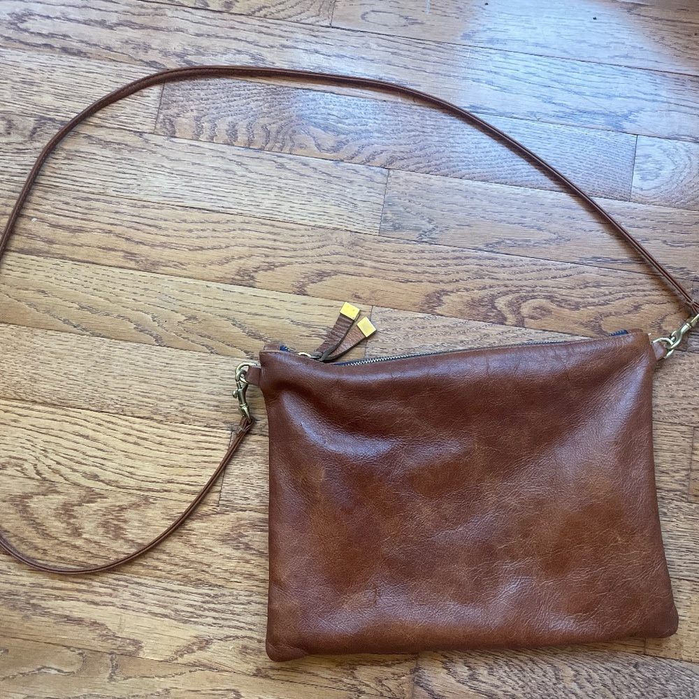 MADISON CROSSBODY | SADDLE